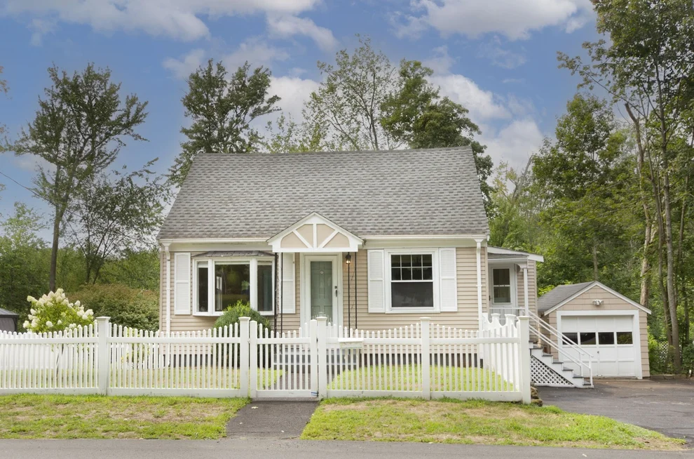 Unit for sale at 13 Brook Street, Reading, MA 01867