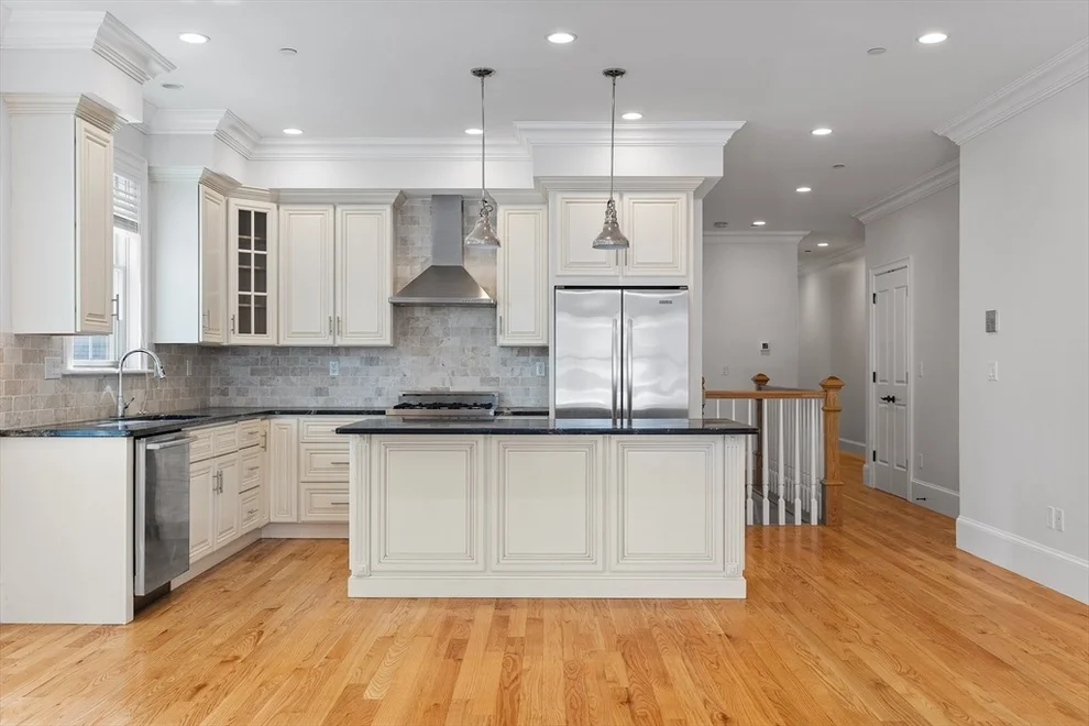 Unit for sale at 615 E 6th St, Boston, MA 02127