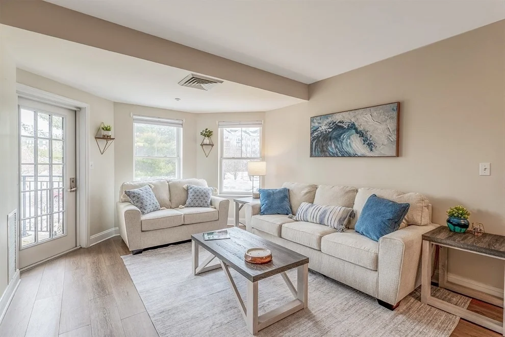 Unit for sale at 10 Seaport Dr, Quincy, MA 02171