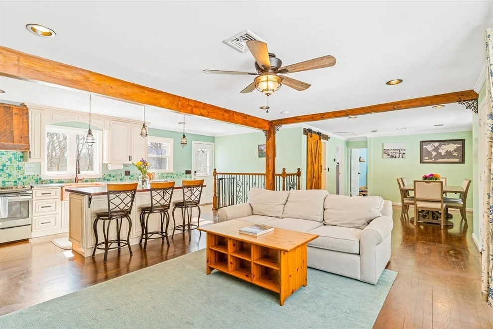 Unit for sale at 226 Stonebridge Rd, Wayland, MA 01778
