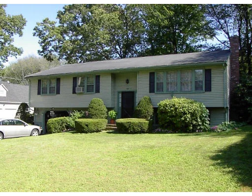 Unit for sale at 8A Ivy Lane, Milford, MA 01757