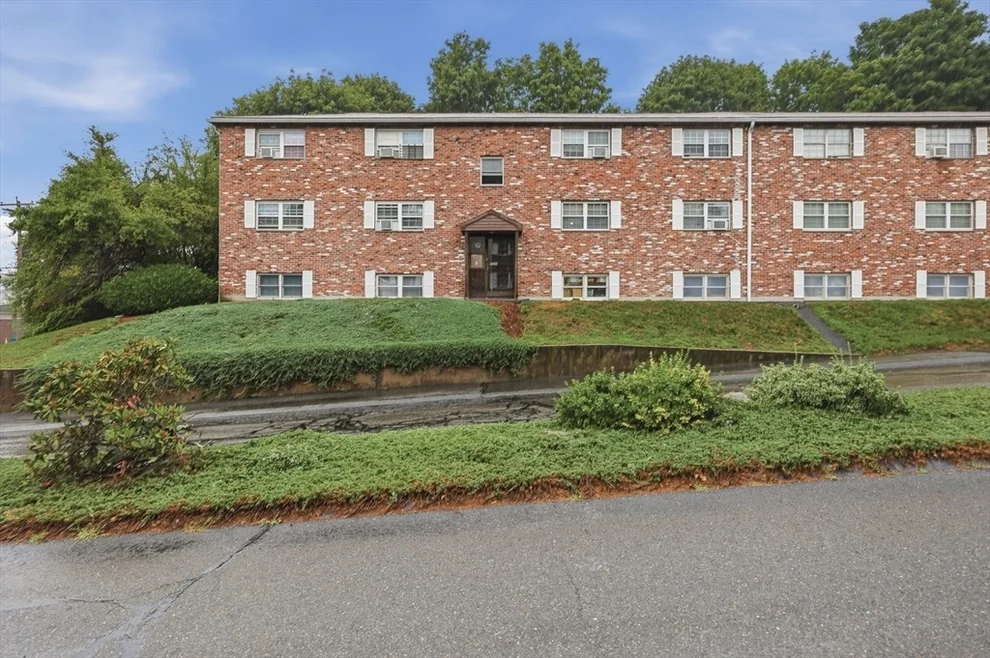 Unit for sale at 10 Robin Drive, Marlborough, MA 01752