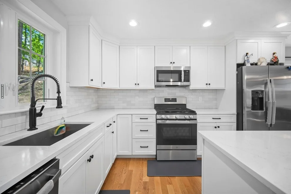 Unit for sale at 514 Middlesex Tpke, Billerica, MA 01821