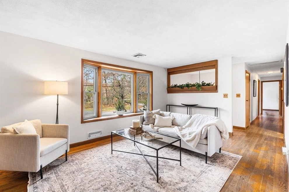 Unit for sale at 6 Sierra Dr, Chelmsford, MA 01824