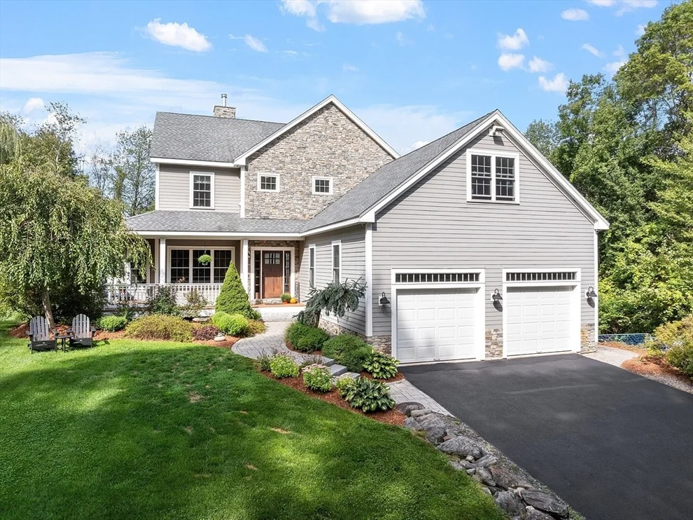 Unit for sale at 19 Fitch Farm Rd, Sterling, MA 01564