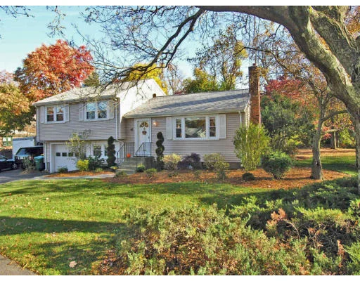 Unit for sale at 41 Hemlock St, Norwood, MA 02062