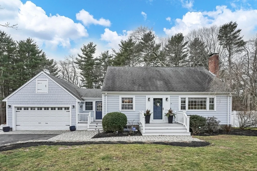 Unit for sale at 16 Laurel Dr, Medfield, MA 02052