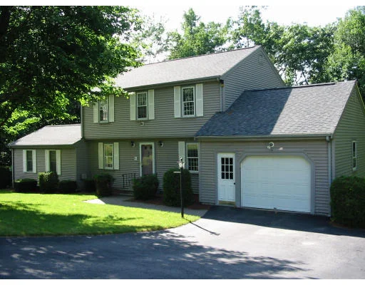 Unit for sale at 40 Neptune Dr, Shrewsbury, MA 01545