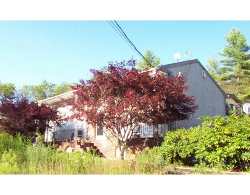Unit for sale at 11 Ledgeview Dr, Freetown, MA 02702