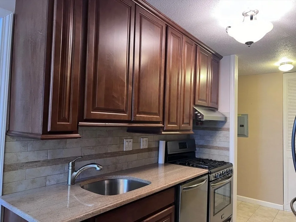 Unit for sale at 70 Shrewsbury Green, Shrewsbury, MA 01545