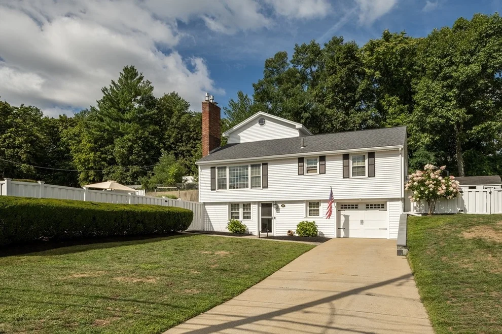 Unit for sale at 85 Farm Street, Wakefield, MA 01880