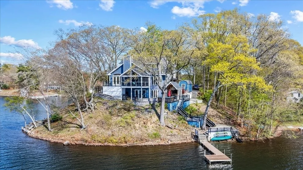 Unit for sale at 11 Sunset Ln, Shrewsbury, MA 01545