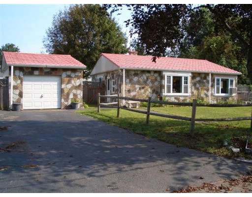 Unit for sale at 31 Black Rock Rd, Melrose, MA 02176