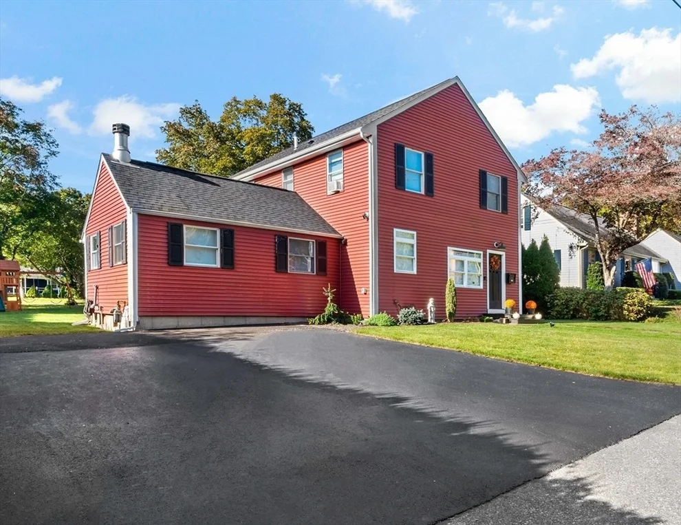 Unit for sale at 135 Grove Ave, Somerset, MA 02726