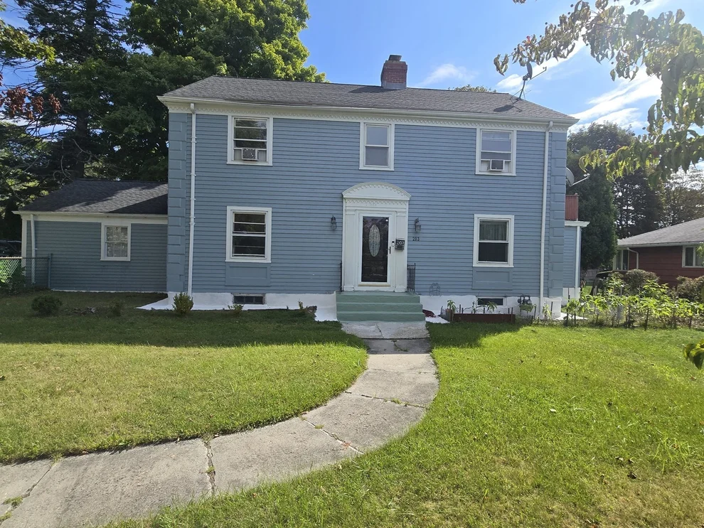 Unit for sale at 203 Burncoat St, Worcester, MA 01606