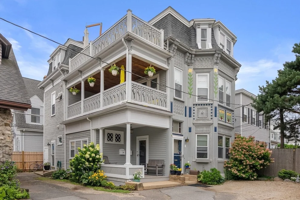 Unit for sale at 9 Gray Cir, Lynn, MA 01902
