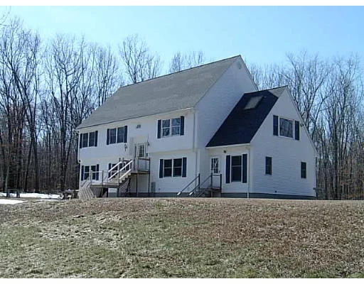Unit for sale at 47 Chestnut St, Uxbridge, MA 01569