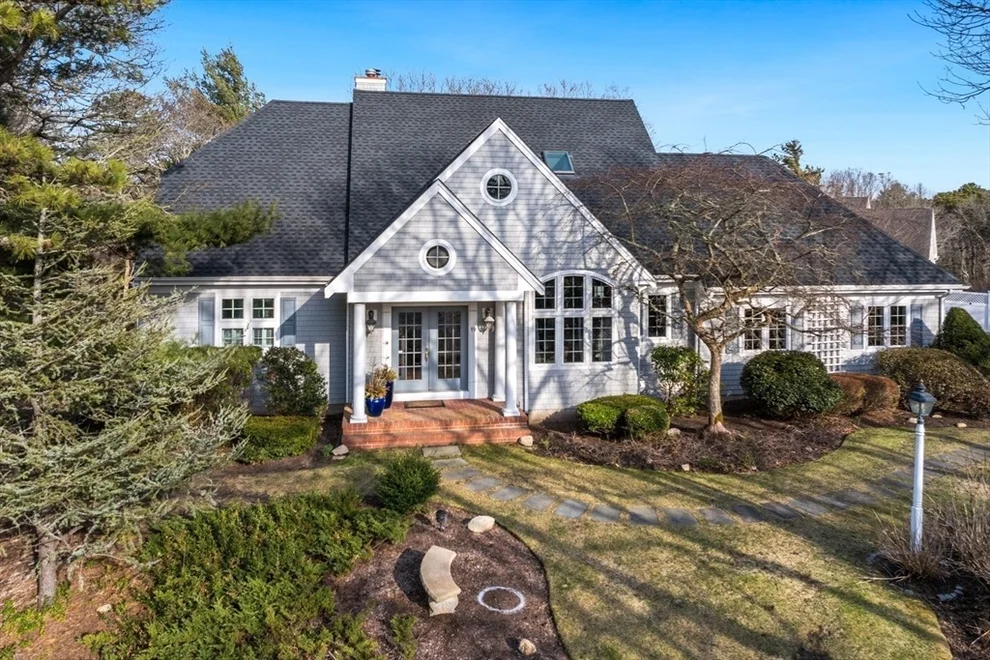 Unit for sale at 19 Longshank Cir, Falmouth, MA 02536