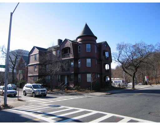 Unit for sale at 148 Elm St, Worcester, MA 01609