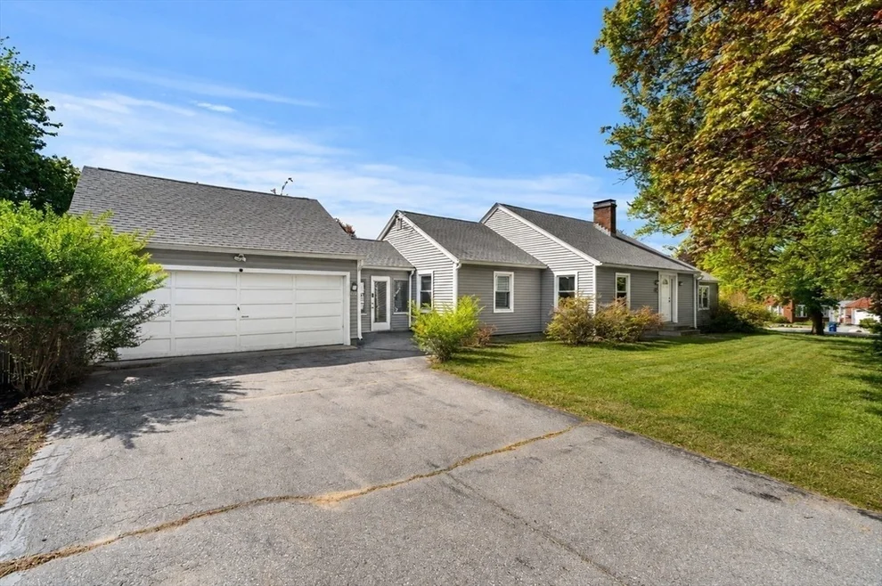 Unit for sale at 476 Lindell, Leominster, MA 01453