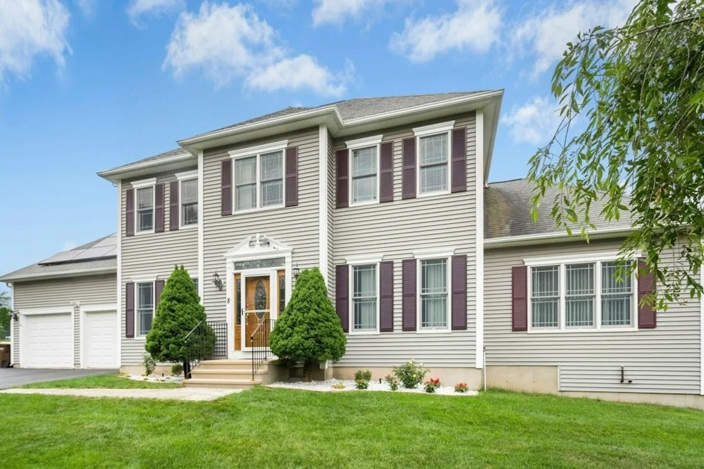 Unit for sale at 8 Bridle Path, Auburn, MA 01501