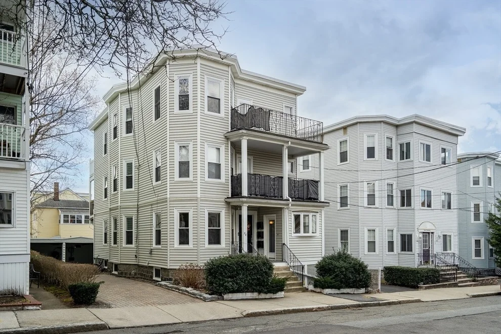 Unit for sale at 94 Conwell Ave, Somerville, MA 02144