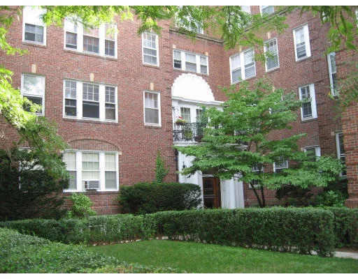 Unit for sale at 393 Broadway, Cambridge, MA 02139