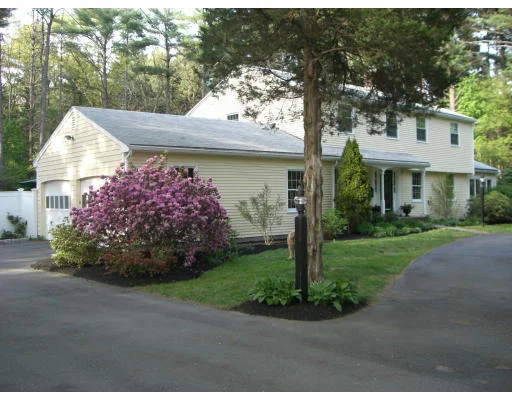 Unit for sale at 6 Anderson Rd, Hingham, MA 02043