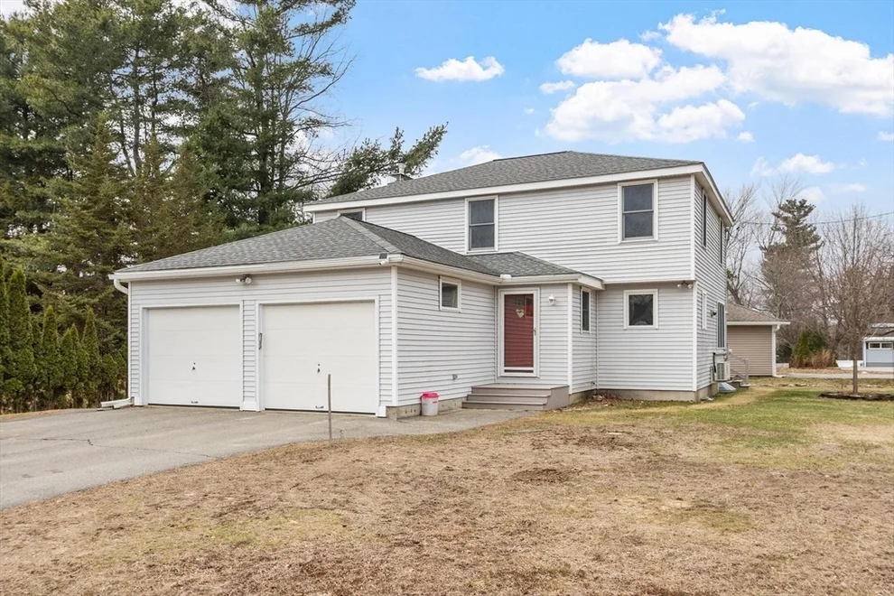 Unit for sale at 31 West Street Terrrace, Lunenburg, MA 01462