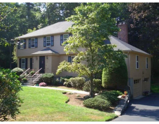 Unit for sale at 43 Crestview Rd, Needham, MA 02492