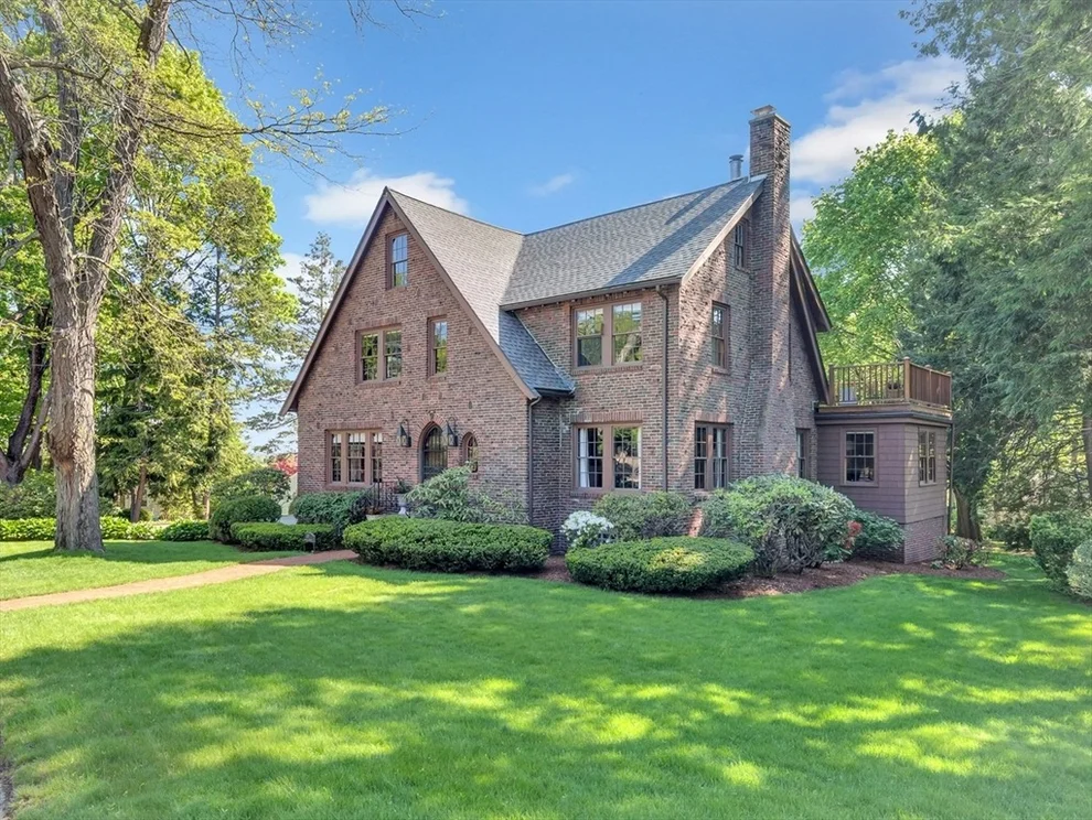 Unit for sale at 207 Crosby Street, Arlington, MA 02474