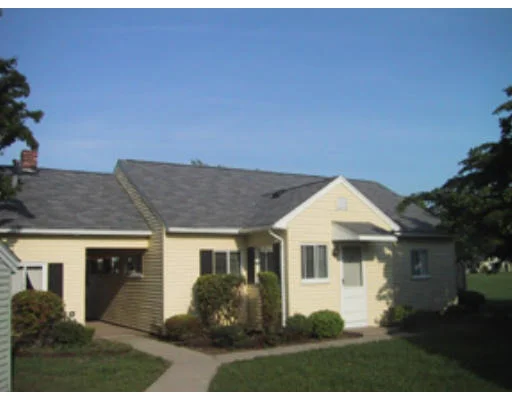 Unit for sale at 172 Horseshoe Dr., Chicopee, MA 01022
