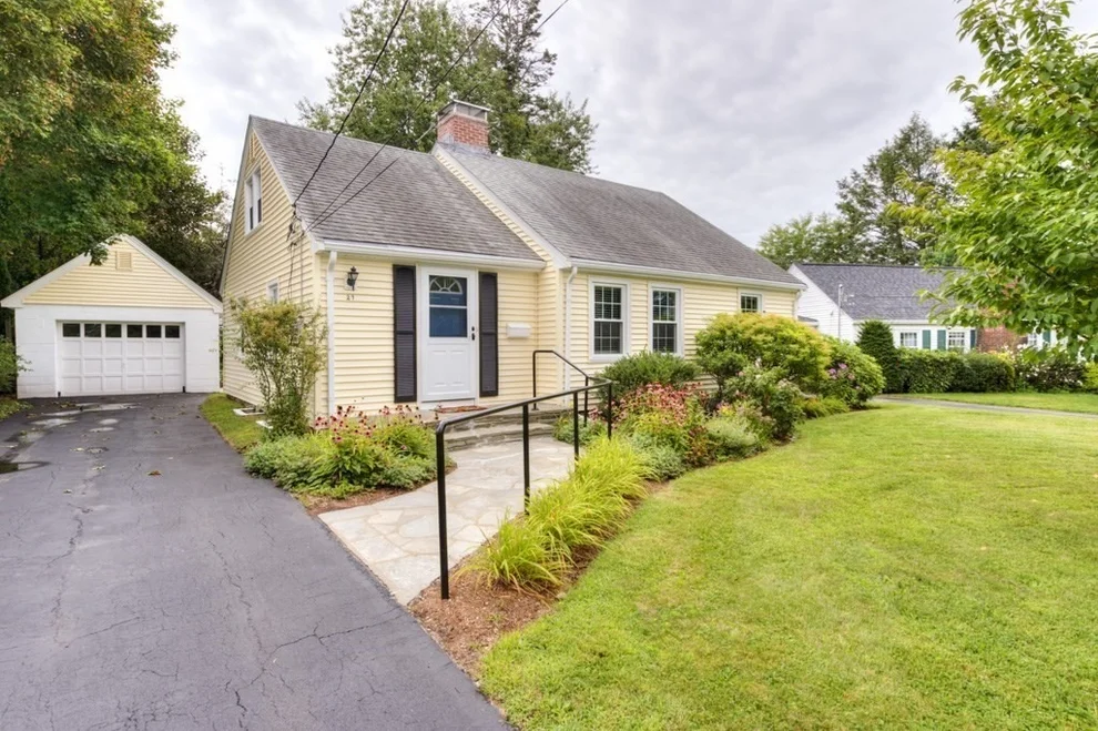 Unit for sale at 27 Mayflower Circle, Worcester, MA 01606