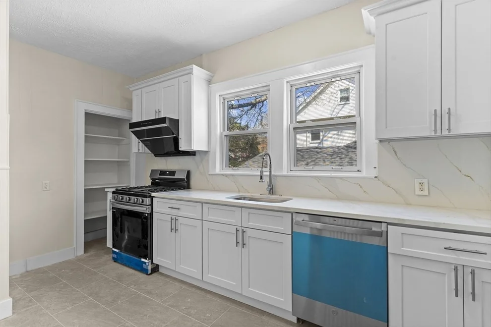 Unit for sale at 113 Elm Ave, Quincy, MA 02170