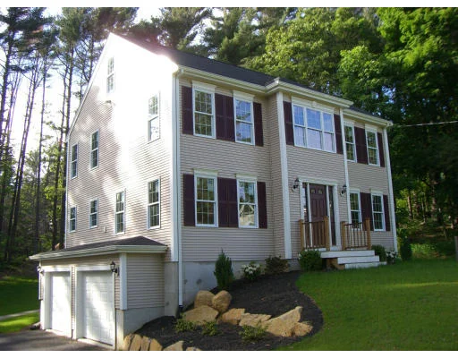 Unit for sale at 139 Elm St, Kingston, MA 02364