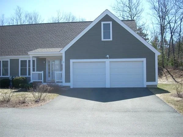 Unit for sale at 19 Lincoln Court, Uxbridge, MA 01569