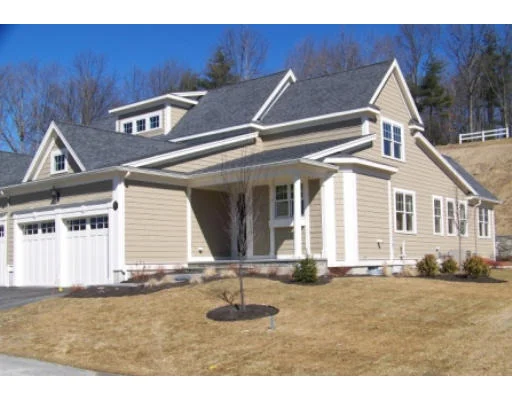 Unit for sale at 4 Revere Circle, Shrewsbury, MA 01545