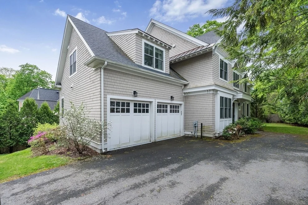 Unit for sale at 7 Bemis Rd, Wellesley, MA 02481