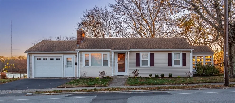 Unit for sale at 100 Roger Williams Ave, East Providence, RI 02916