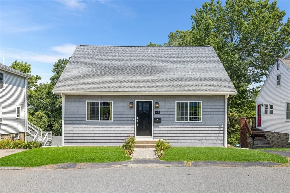 Unit for sale at 47 Crawford Rd, Braintree, MA 02184