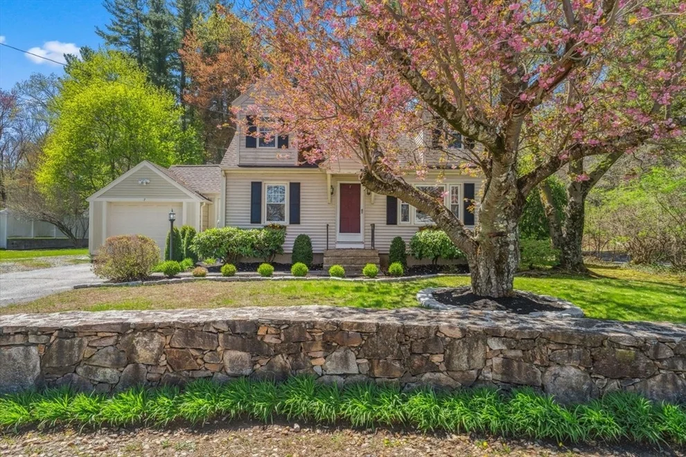 Unit for sale at 7 Breakneck Hill Rd, Southborough, MA 01772