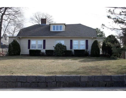 Unit for sale at 6 Prescott Ln, Braintree, MA 02184