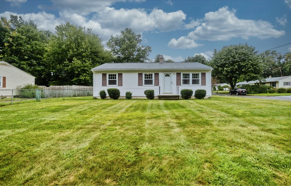 Unit for sale at 539 Dutchess St, Springfield, MA 01129