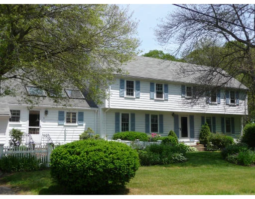 Unit for sale at 5 Woodland Dr, Cohasset, MA 02025