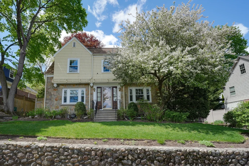 Unit for sale at 54 Elizabeth Rd, Belmont, MA 02478