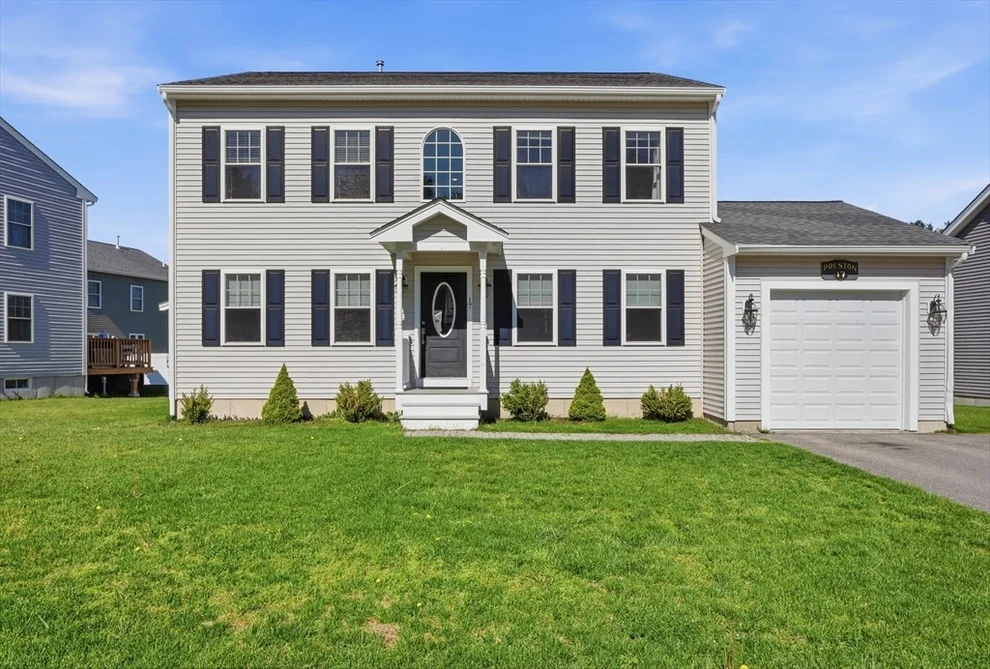 Unit for sale at 17 Fieldstone Ln, Marion, MA 02738