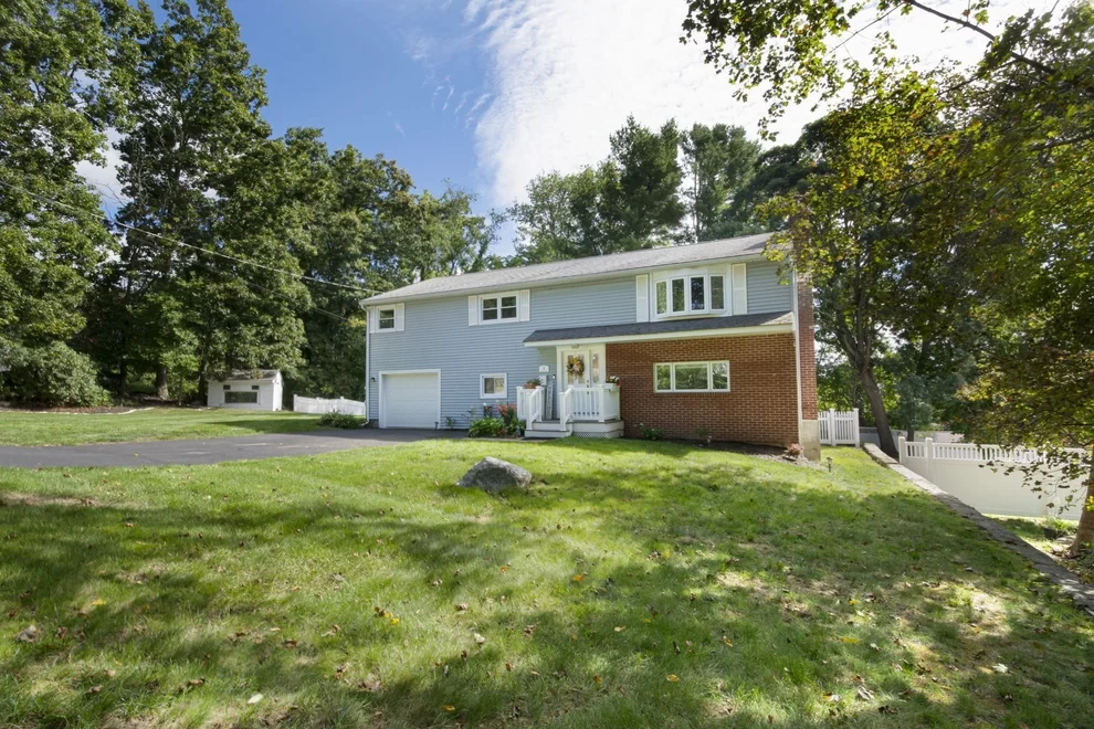 Unit for sale at 4 Carter Rd, Worcester, MA 01609