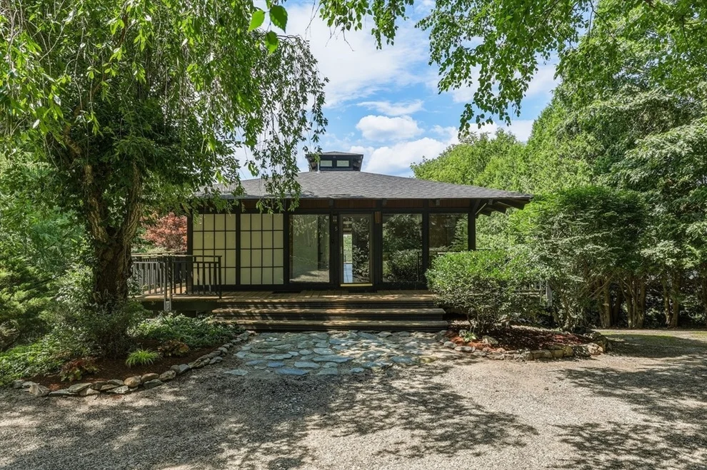 Unit for sale at 5 Laurel Ridge Dr, Belchertown, MA 01007
