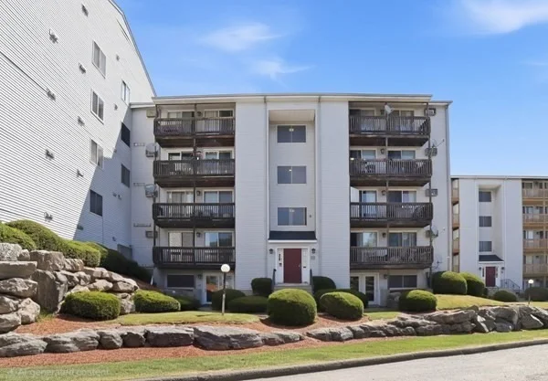 Unit for sale at 11 Gibbs St, Worcester, MA 01607