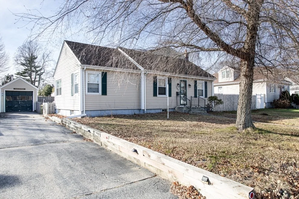 Unit for sale at 162 Wilbur Ave, Swansea, MA 02777